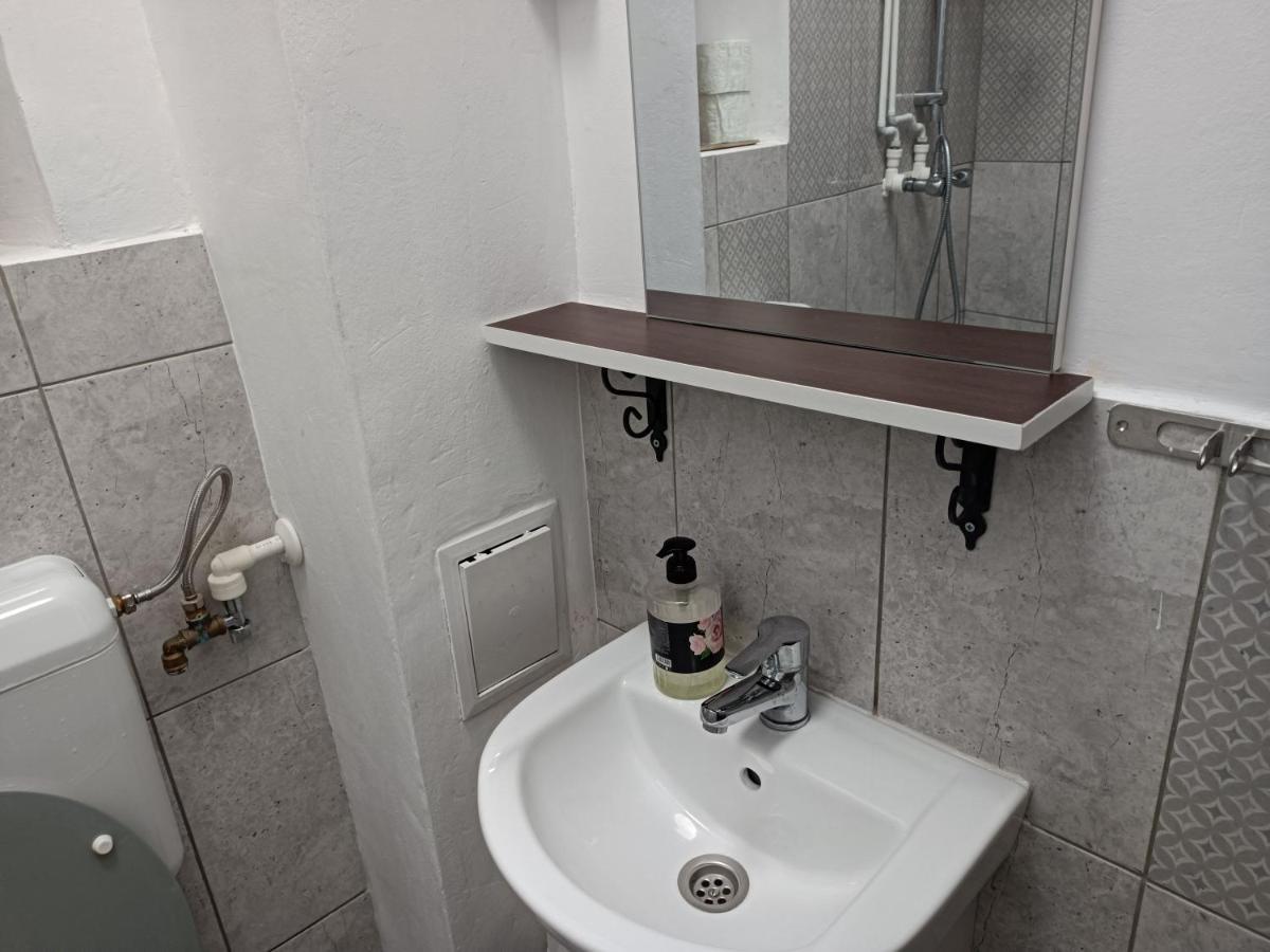 Lux Apartament In The Bubble Of Piata Romana Apartment