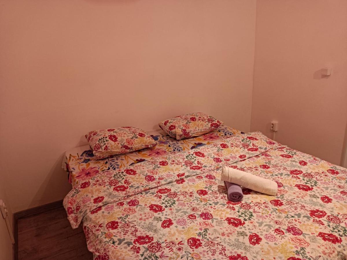 Lux Apartament In The Bubble Of Piata Romana Apartment *